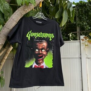 R.L Stine Goosebumps “He Walks . He Stalks “ Black Graphic T-Shirt